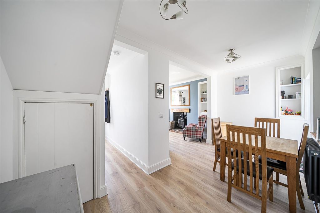 Property photo 3 of 20 Living / Dining Room