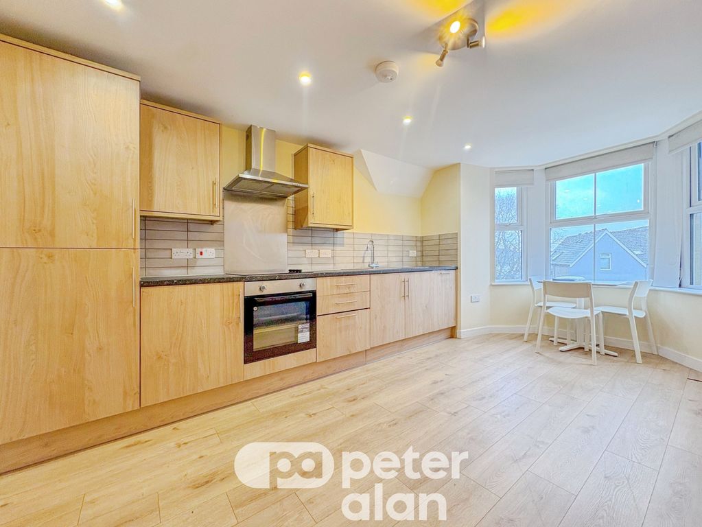 Property photo 3 of 14 Kitchen