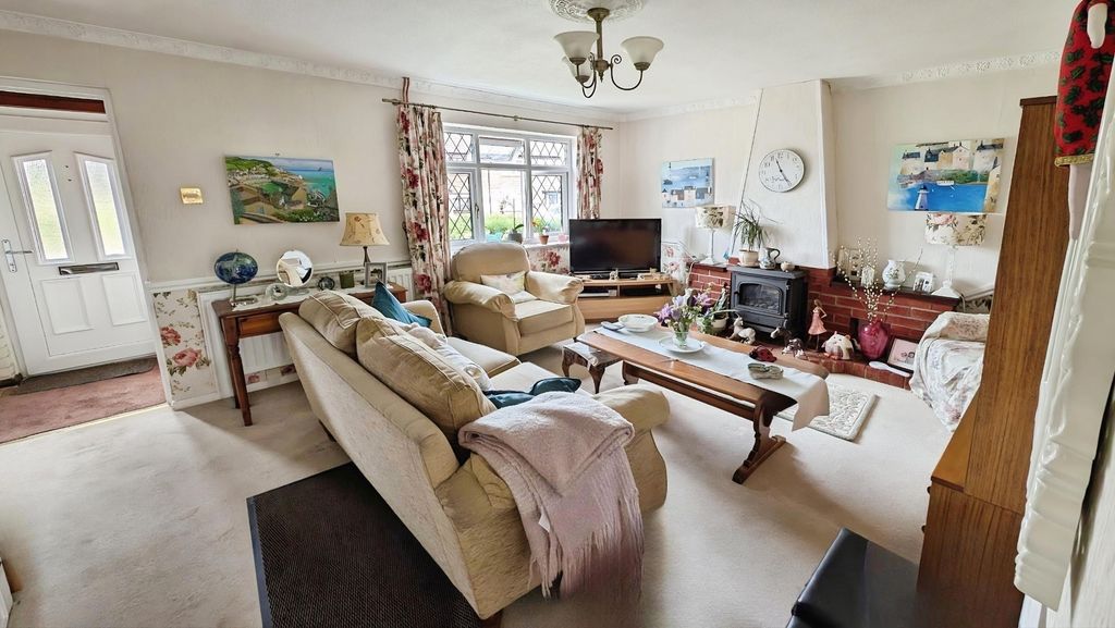 Property photo 2 of 20 Pbox-Img.Jpg
