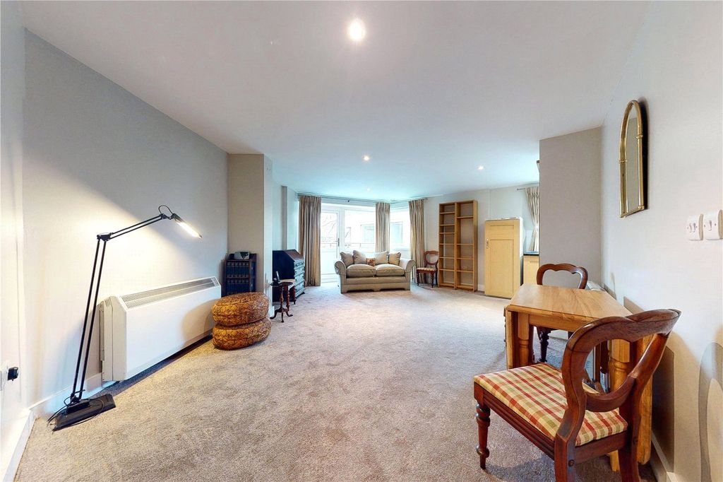 Property photo 1 of 9 Reception/Kitchen