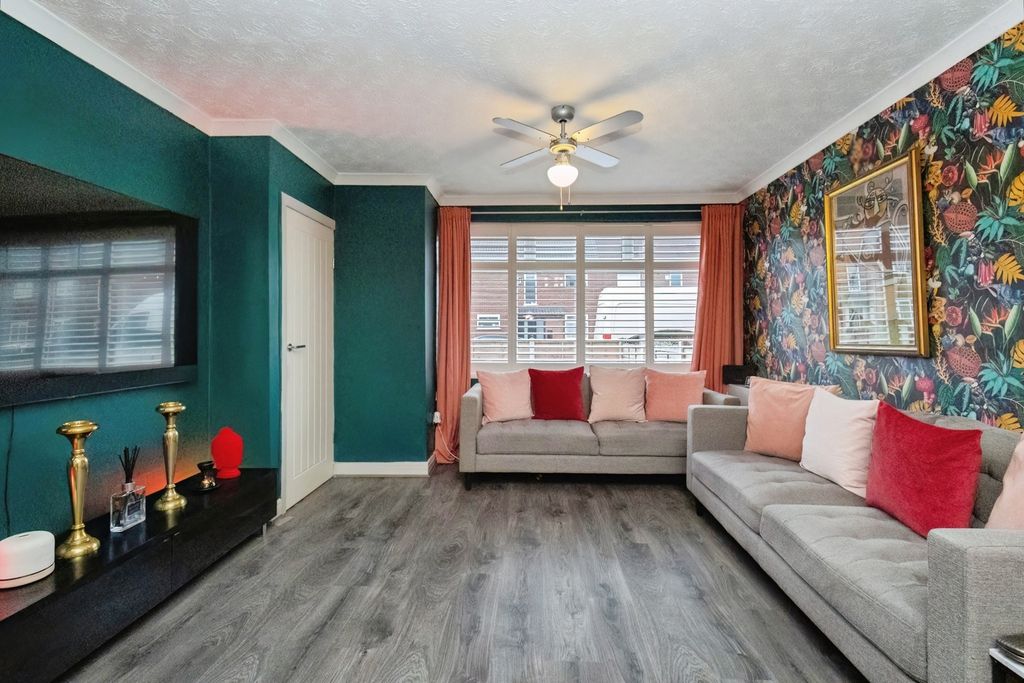 Property photo 3 of 22 Pbox-Img.Jpg