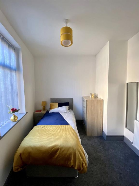 Property photo 2 of 9 Bedroom 1