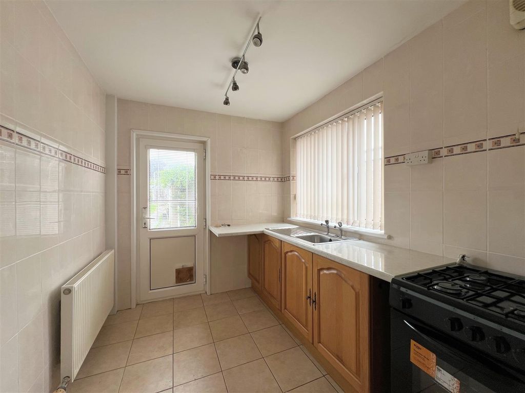 Property photo 2 of 29 Kitchen