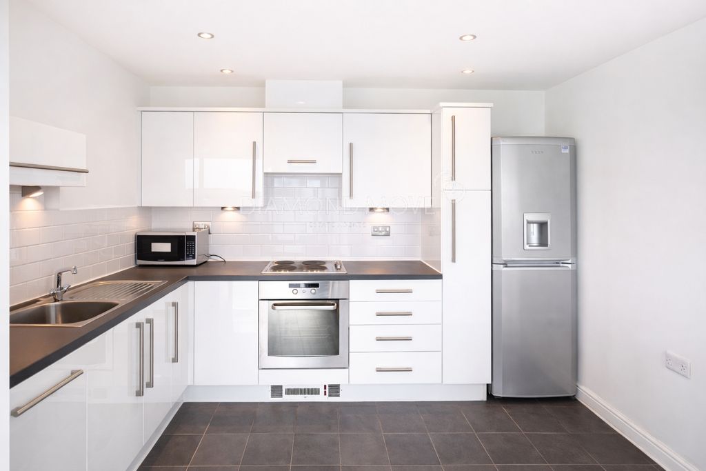 Property photo 3 of 8 Photo 7