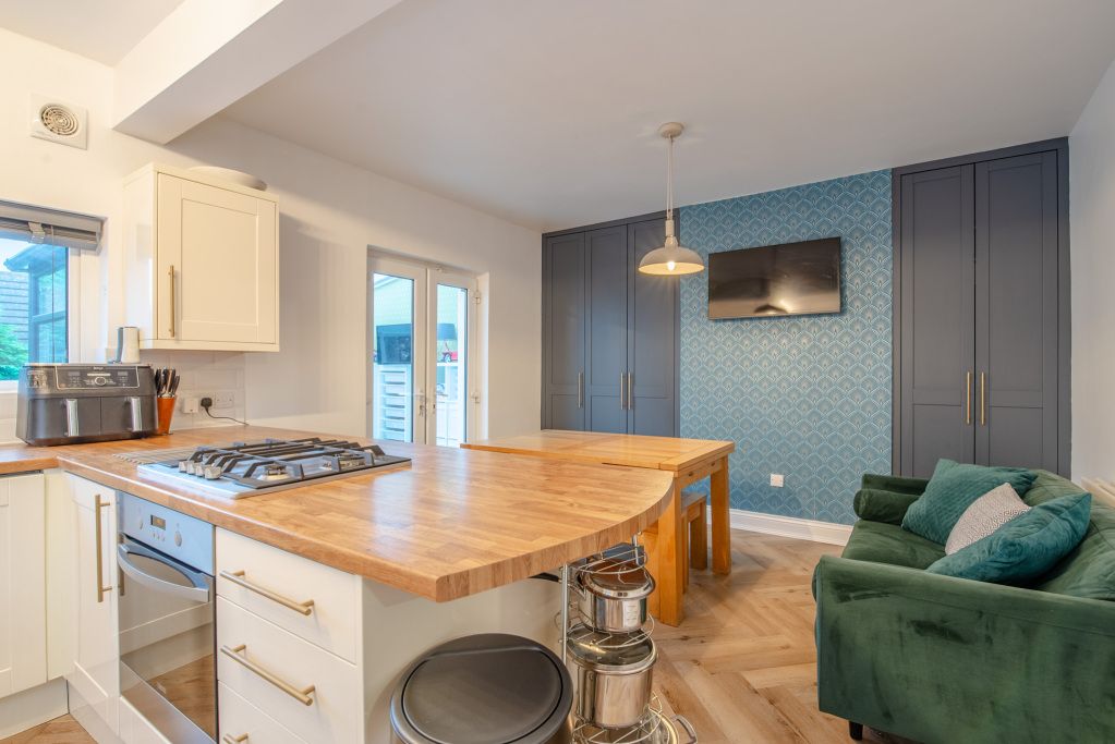 Property photo 3 of 23 Dining Kitchen