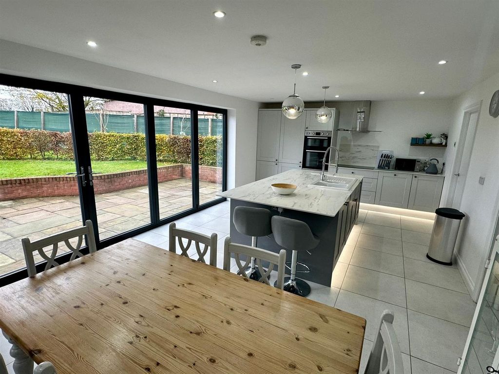 Property photo 3 of 19 Superb Open-Plan Kitchen/Dining/Living Room
