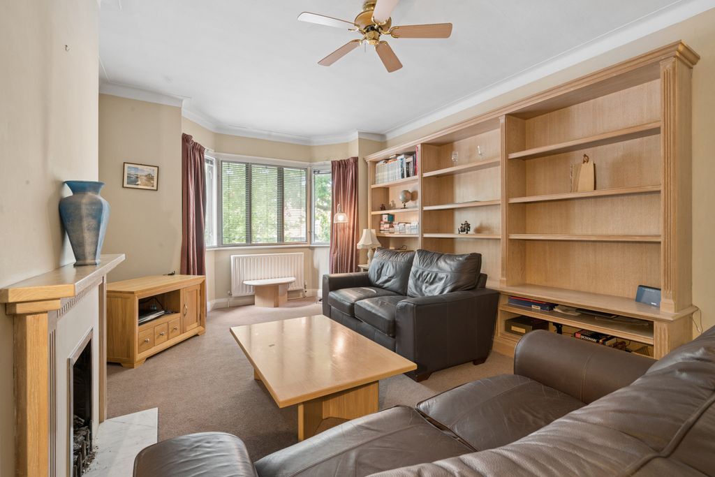 Property photo 1 of 5