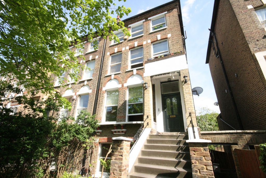 Property photo 1 of 3