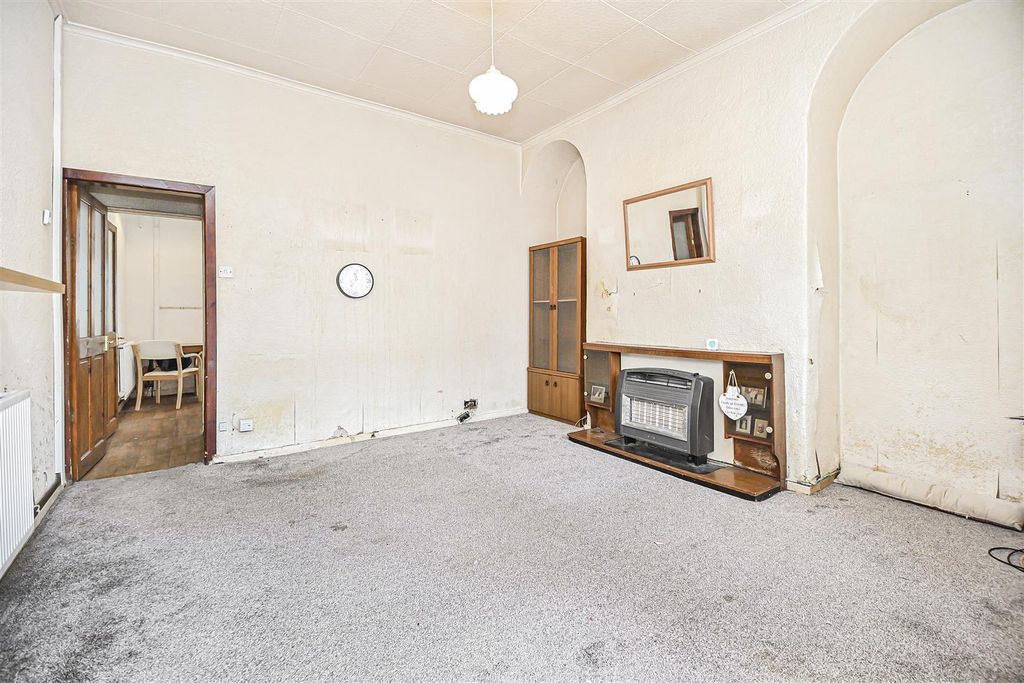 Property photo 3 of 15 93 Selwyn Street Lounge (1).Jpg