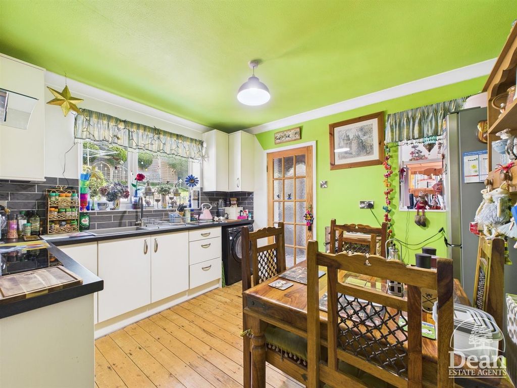 Property photo 3 of 21