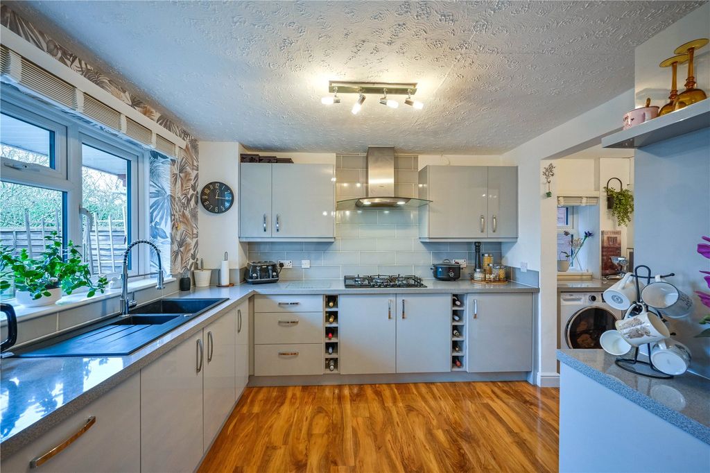 Property photo 3 of 31 Picture No. 22