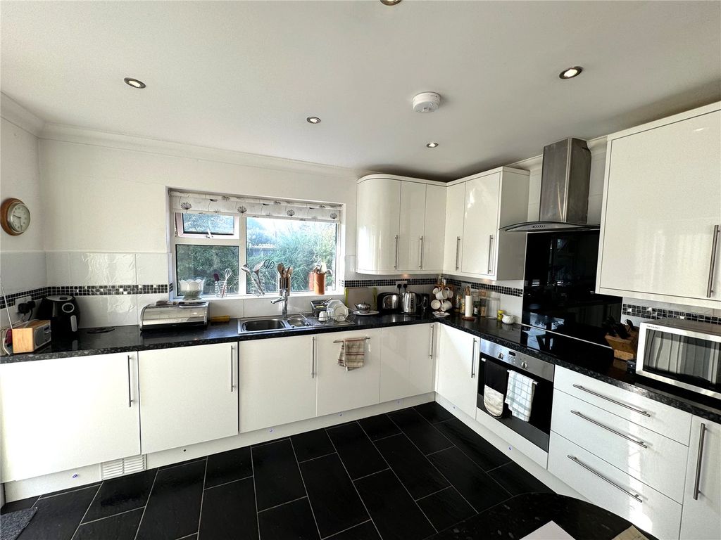 Property photo 3 of 12 Picture No. 33