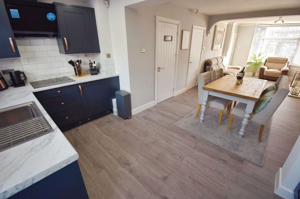 Property photo 3 of 23 Open Plan
