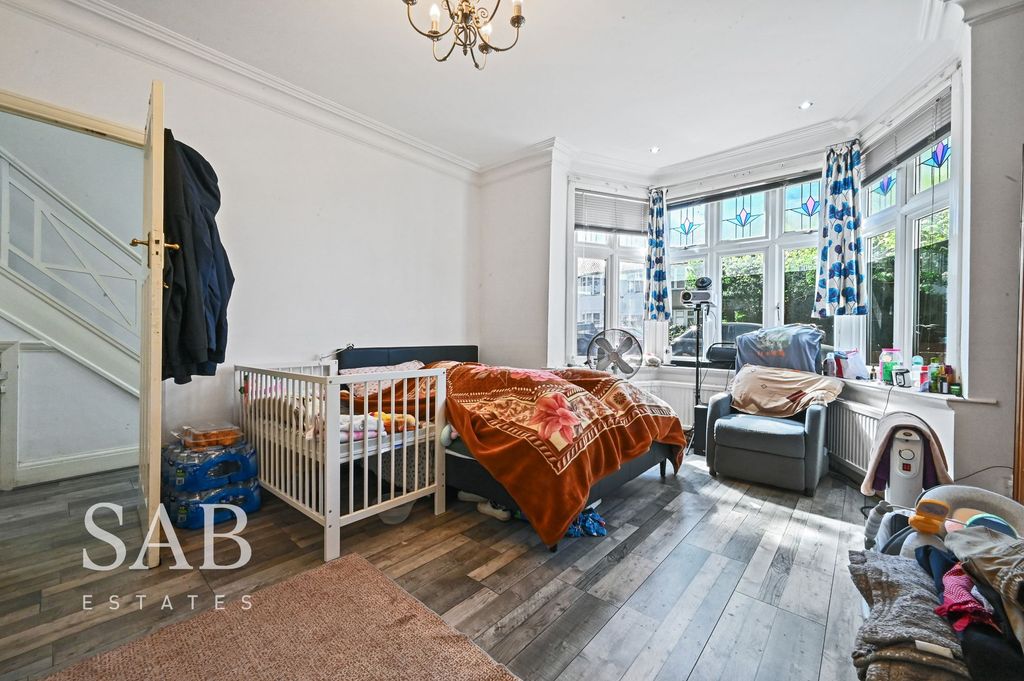 Property photo 3 of 12