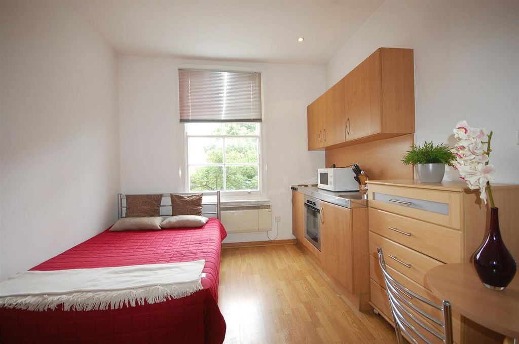 Property photo 2 of 3