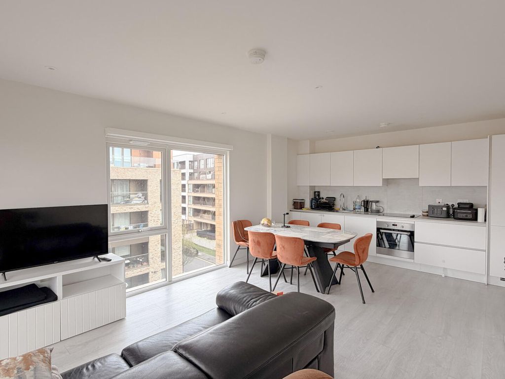 Property photo 2 of 11 Kitchen