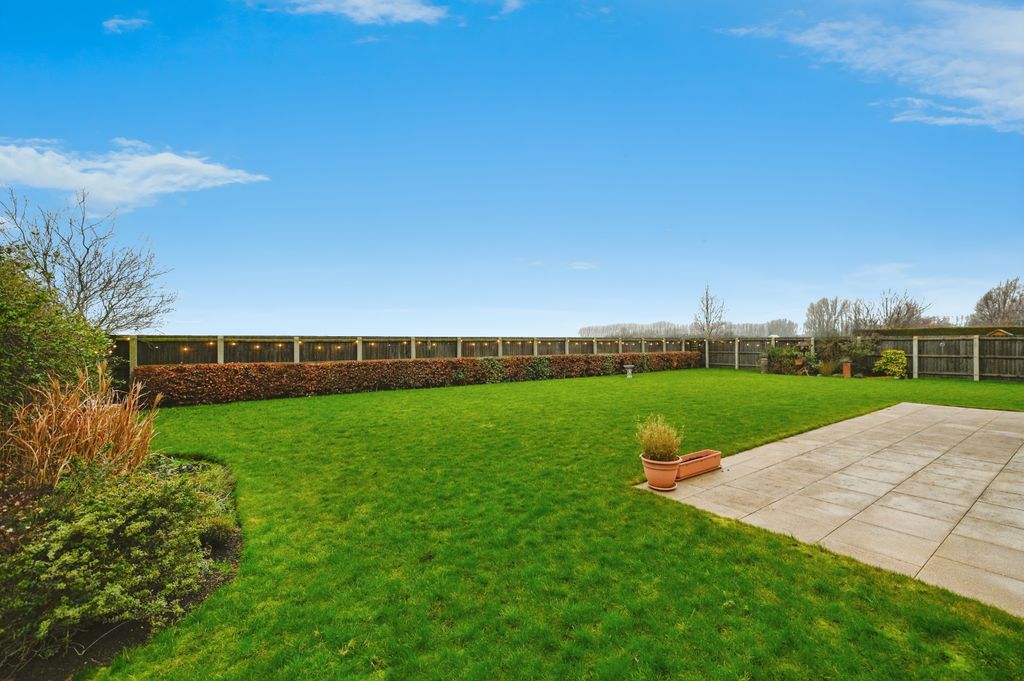 Property photo 2 of 20 142052