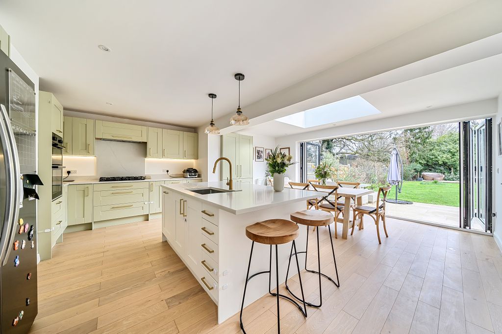 Property photo 2 of 13