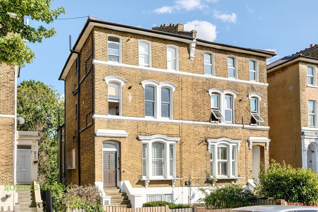 Property photo 1 of 15 01010A62-6Ca5-4E1...