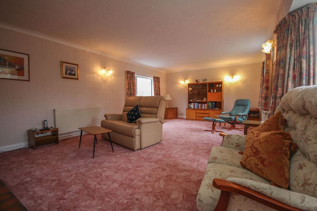 Property photo 3 of 22