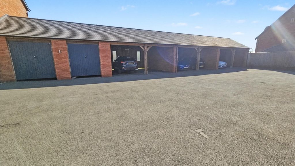 2 bed flat for saleConquerors Way, Upton, Northampton NN5 photo 4