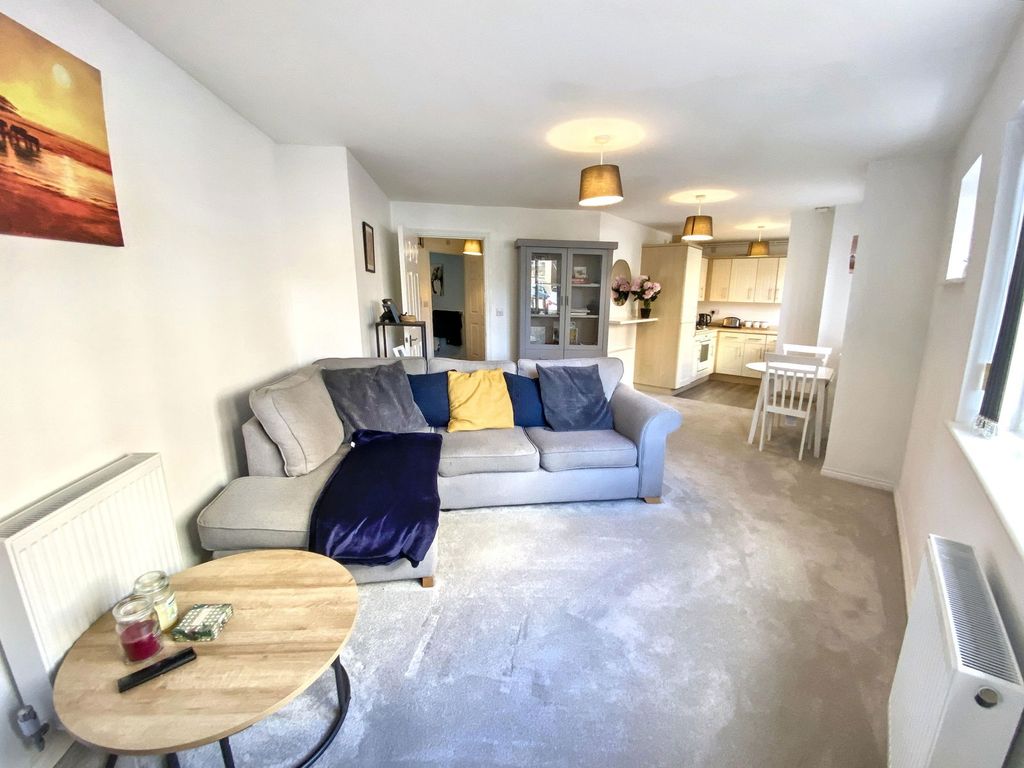 Property photo 2 of 9