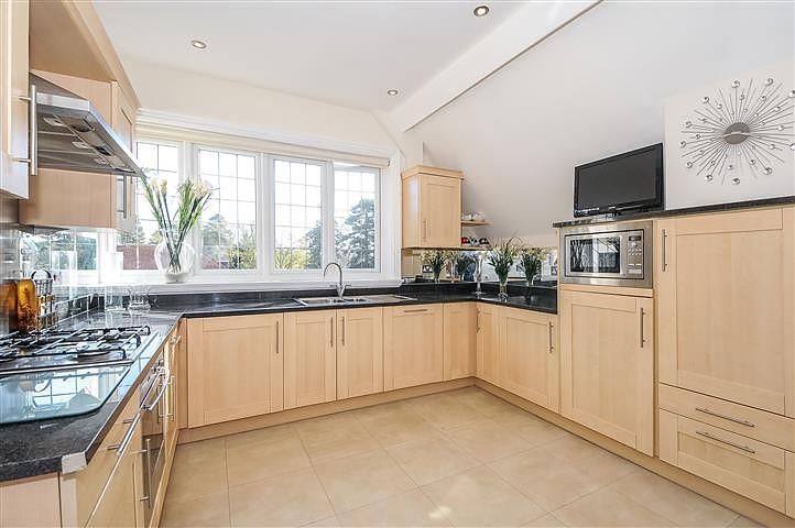 Property photo 3 of 8 Image