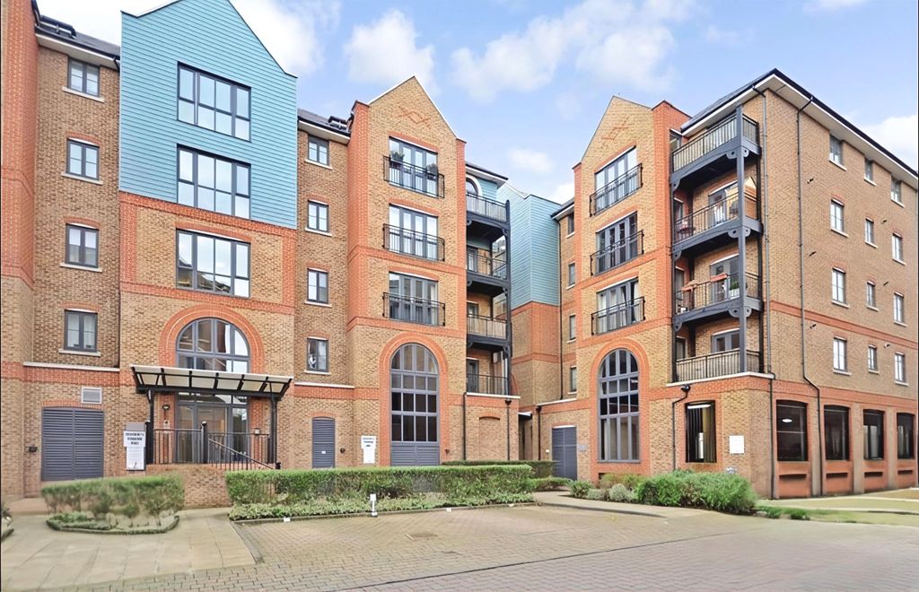 Property photo 1 of 11