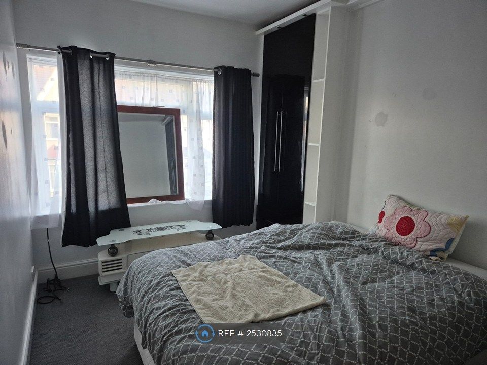 Property photo 1 of 2 Room