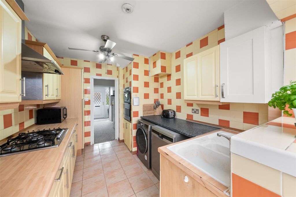 Property photo 3 of 16