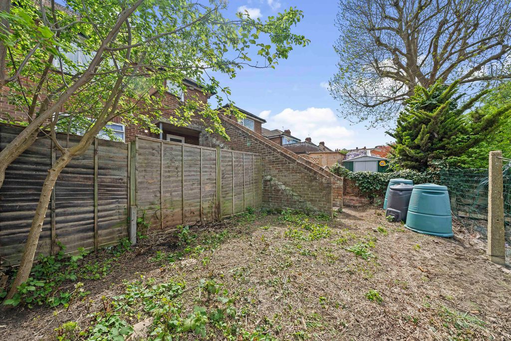 Property photo 3 of 10 Photo 9