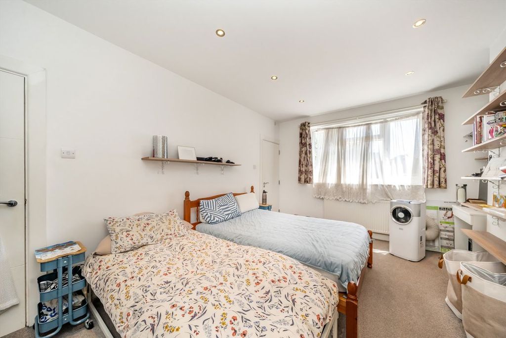 Property photo 1 of 3