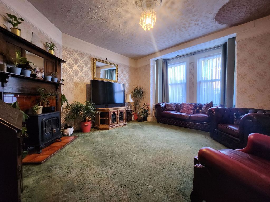 Property photo 3 of 19