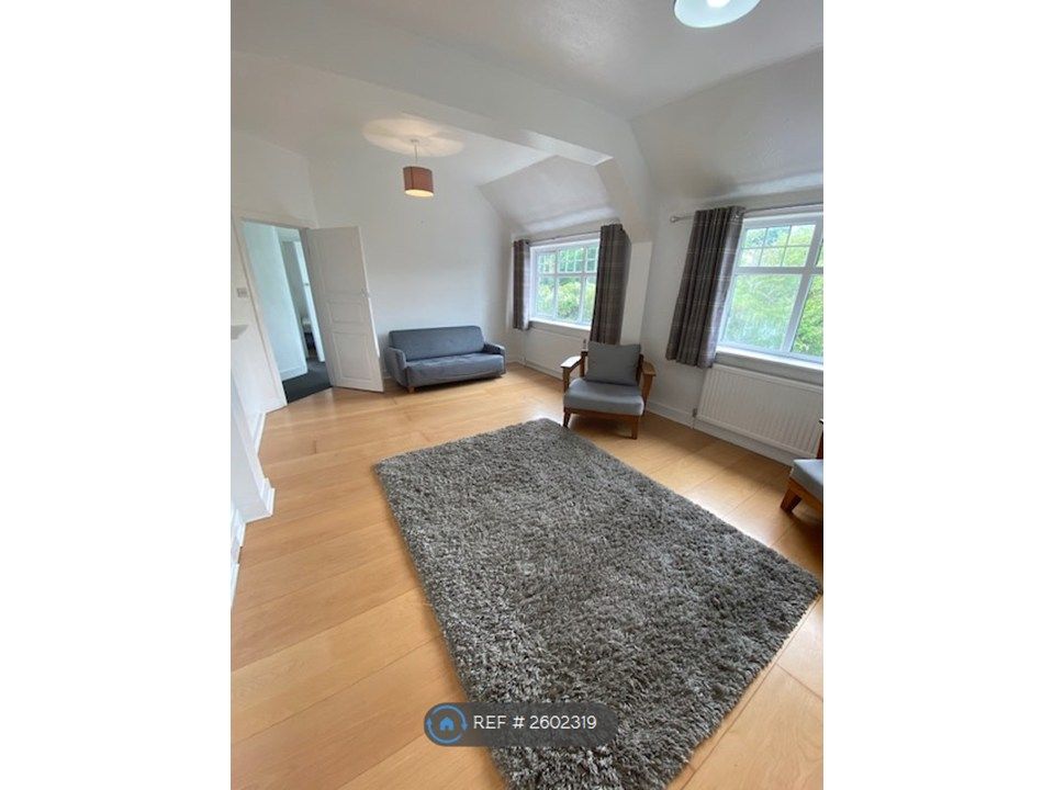 Property photo 1 of 20 Living Room