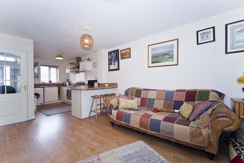 Property photo 3 of 18