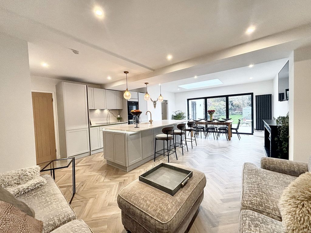 Property photo 3 of 29