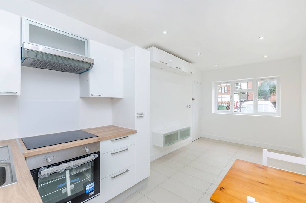 Property photo 2 of 4