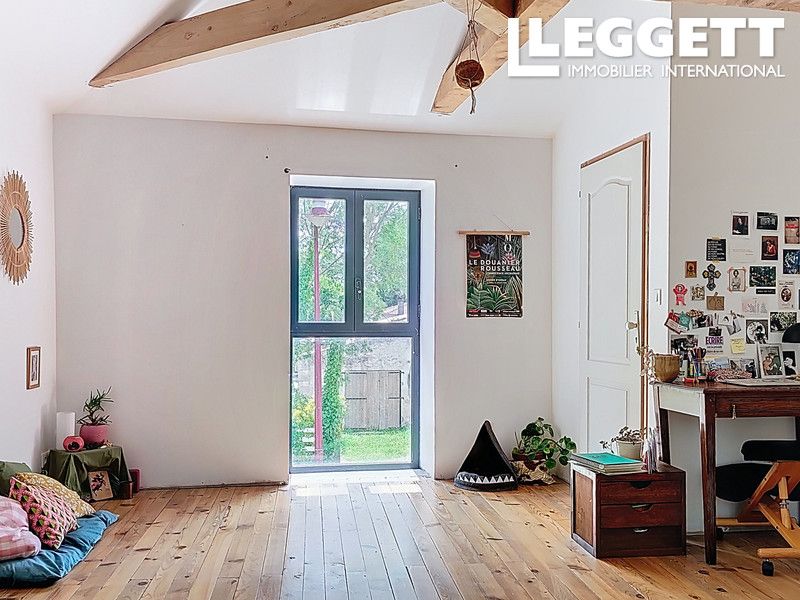 Property photo 3 of 10