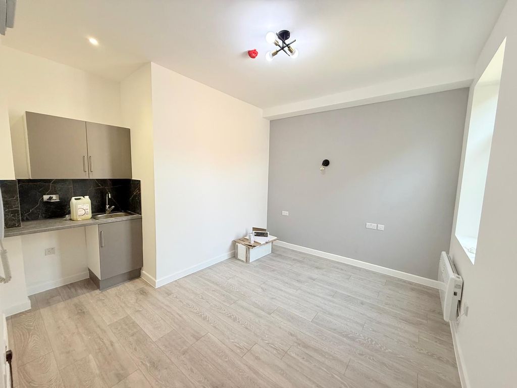 Property photo 1 of 4 Upper Class Estates Presents: Stylish Studio Flat To Rent In Clapton Â€“ E5