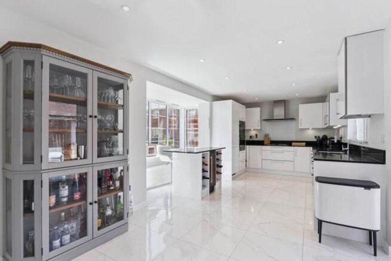 Property photo 2 of 14 Photo 2