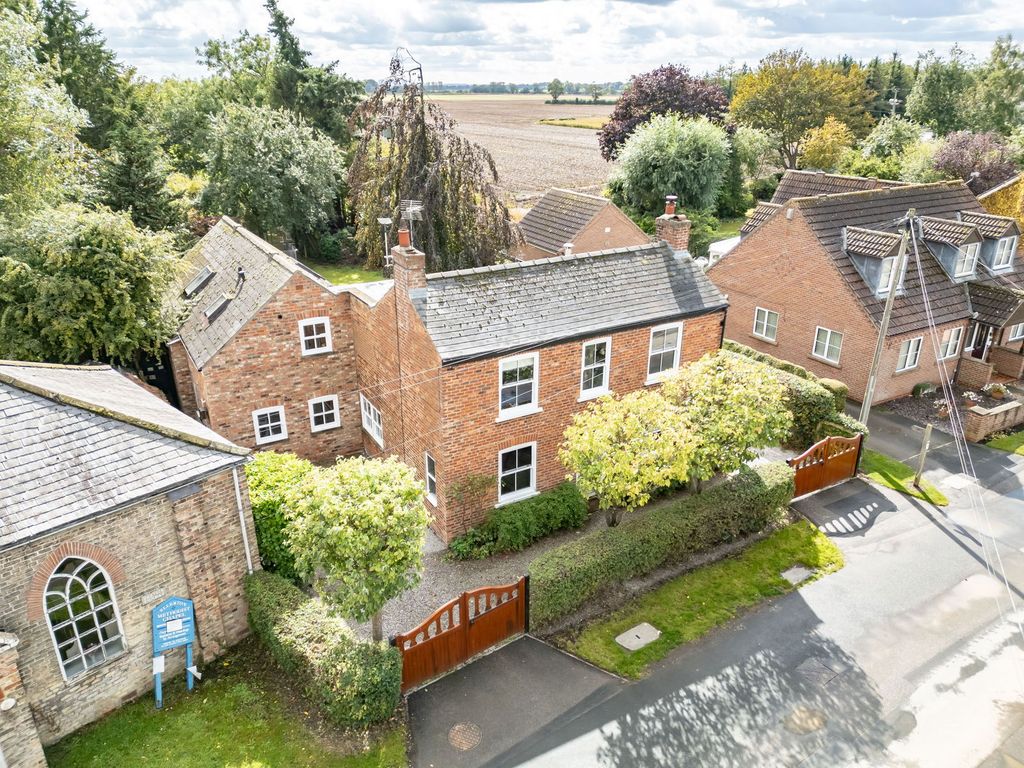 Property photo 1 of 33