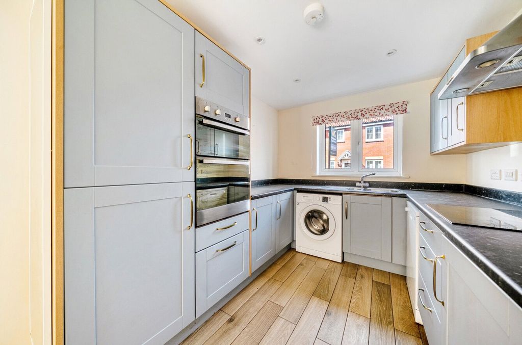 Property photo 2 of 13 Kitchen