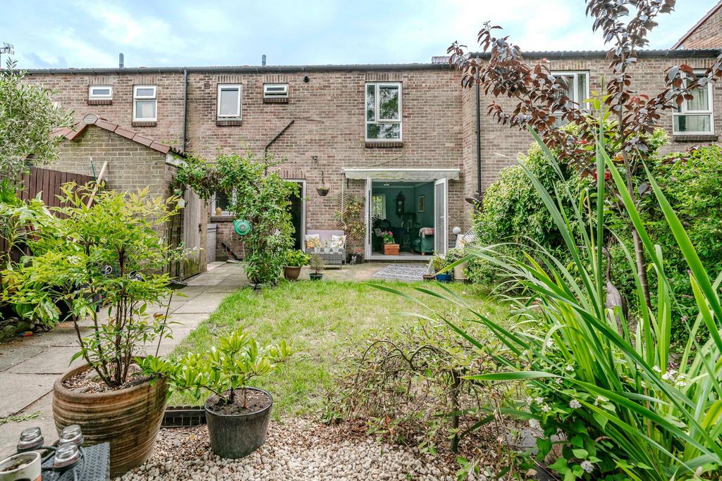 Property photo 1 of 36