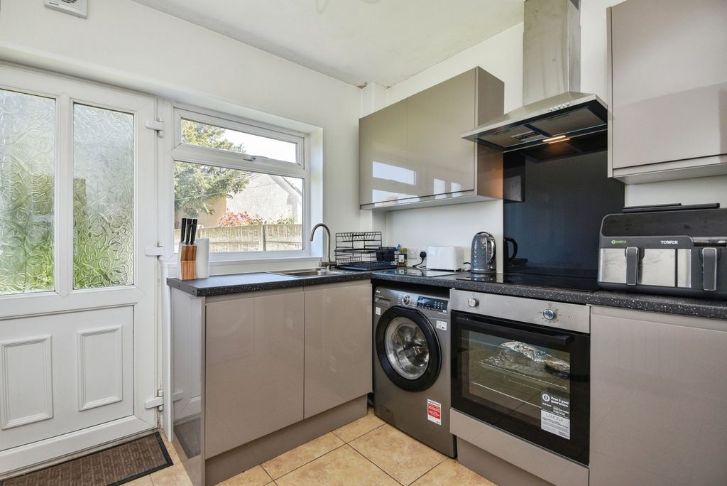 Property photo 2 of 15 Pbox-Img.Jpg