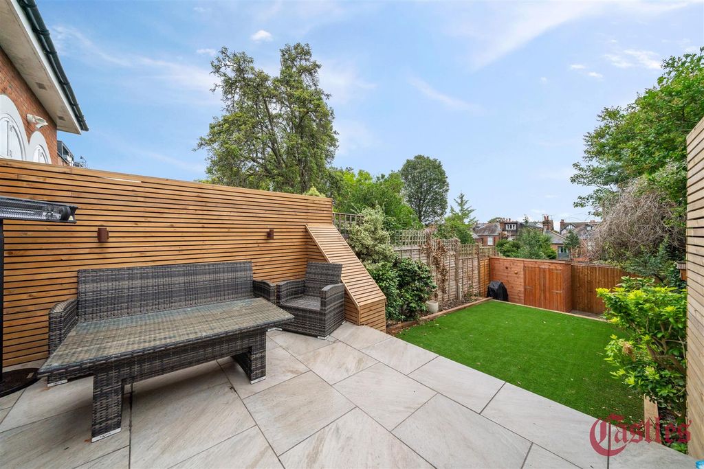 Property photo 2 of 13