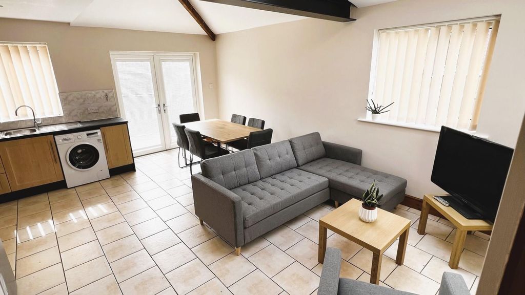 Property photo 2 of 24