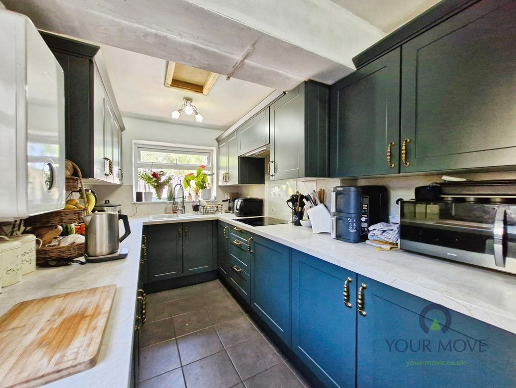 Property photo 2 of 25 Kitchen