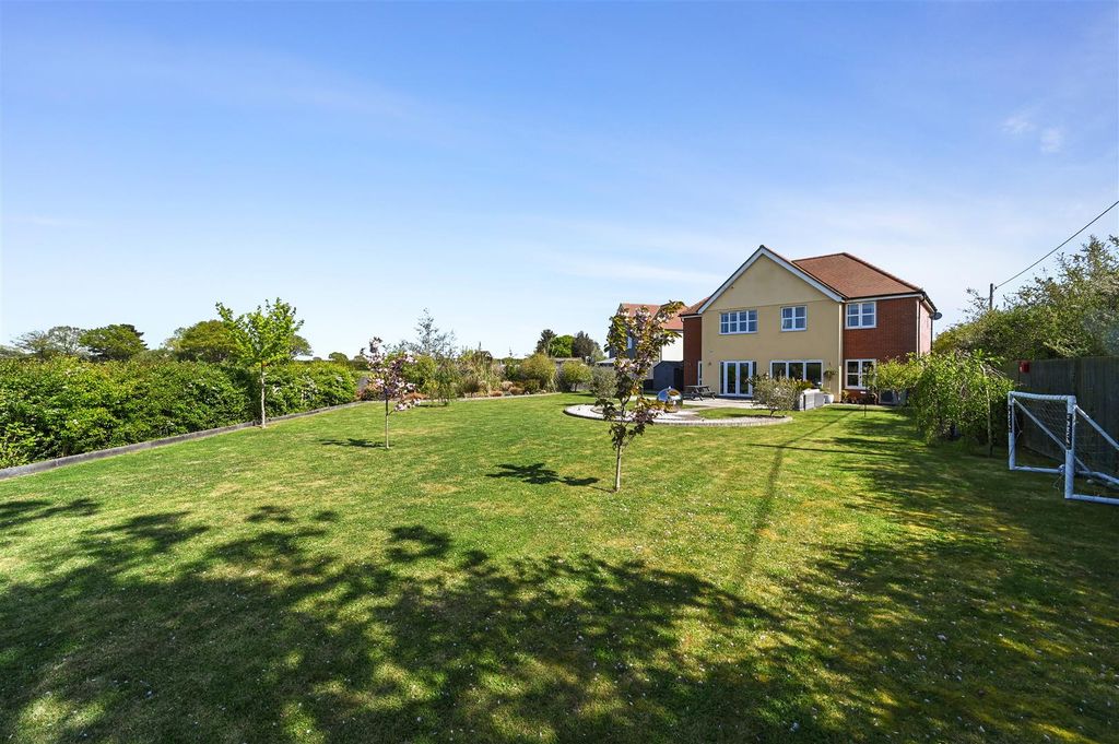 Property photo 2 of 22 Rear Garden