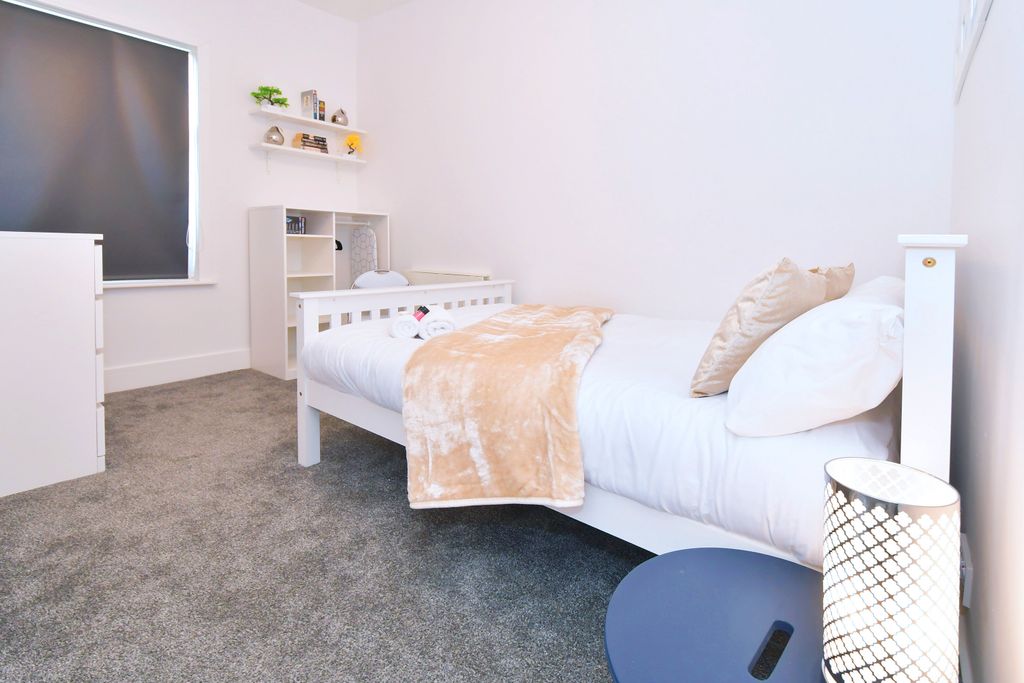 Property photo 3 of 25 Room 4 - Superior Double With TV