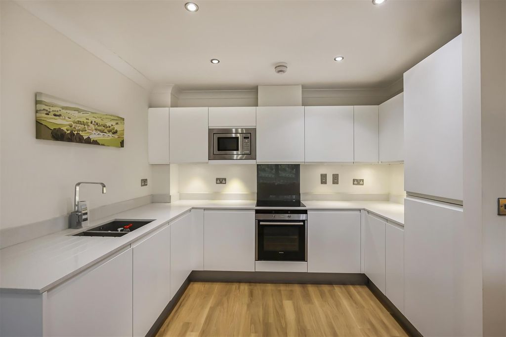 Property photo 3 of 13 3_66100.Jpg